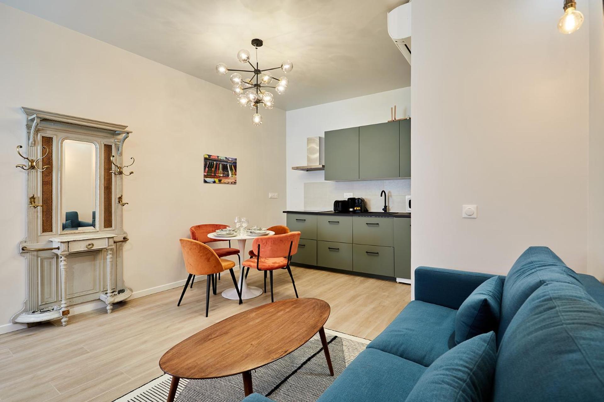 Centre De By Prestige Parigi